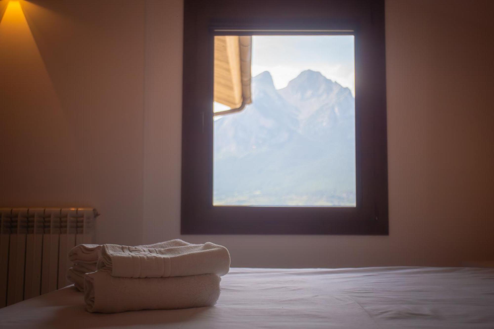 Hotel L'Indret Del Pedraforca Adults Only Saldés Esterno foto